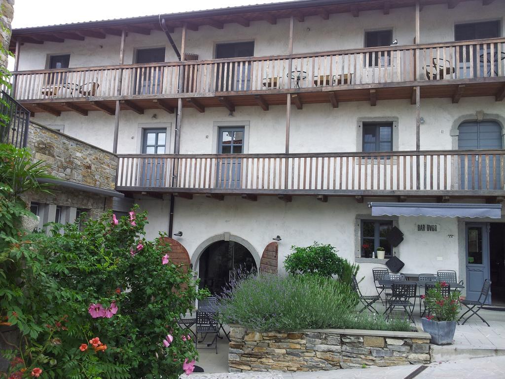 Boutique Hotel Dvor Dobrovo Esterno foto