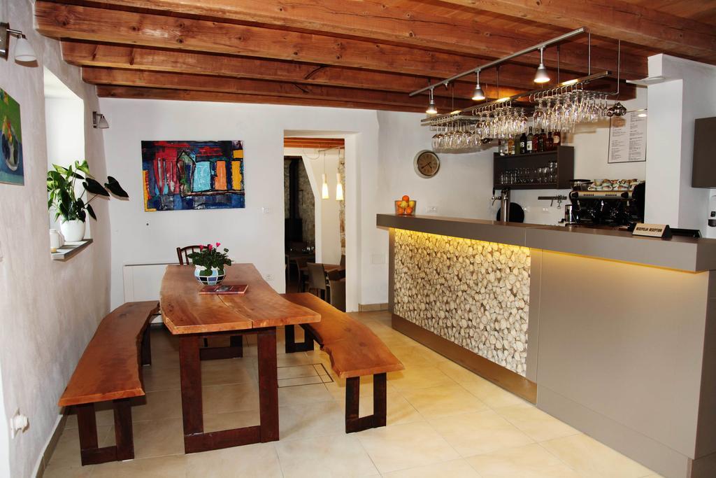 Boutique Hotel Dvor Dobrovo Esterno foto