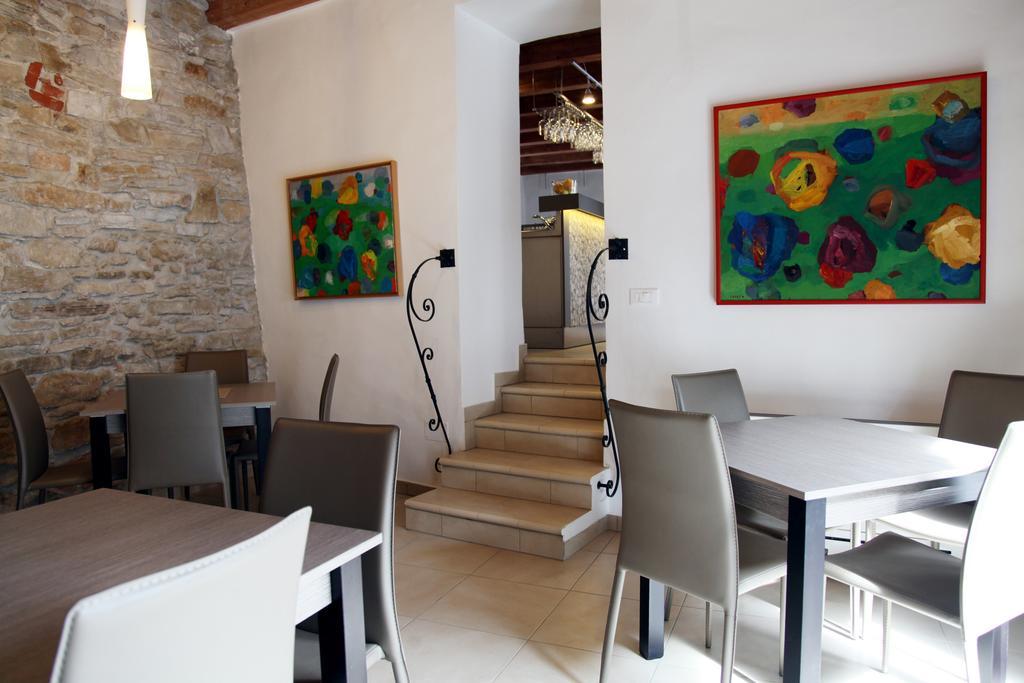 Boutique Hotel Dvor Dobrovo Esterno foto