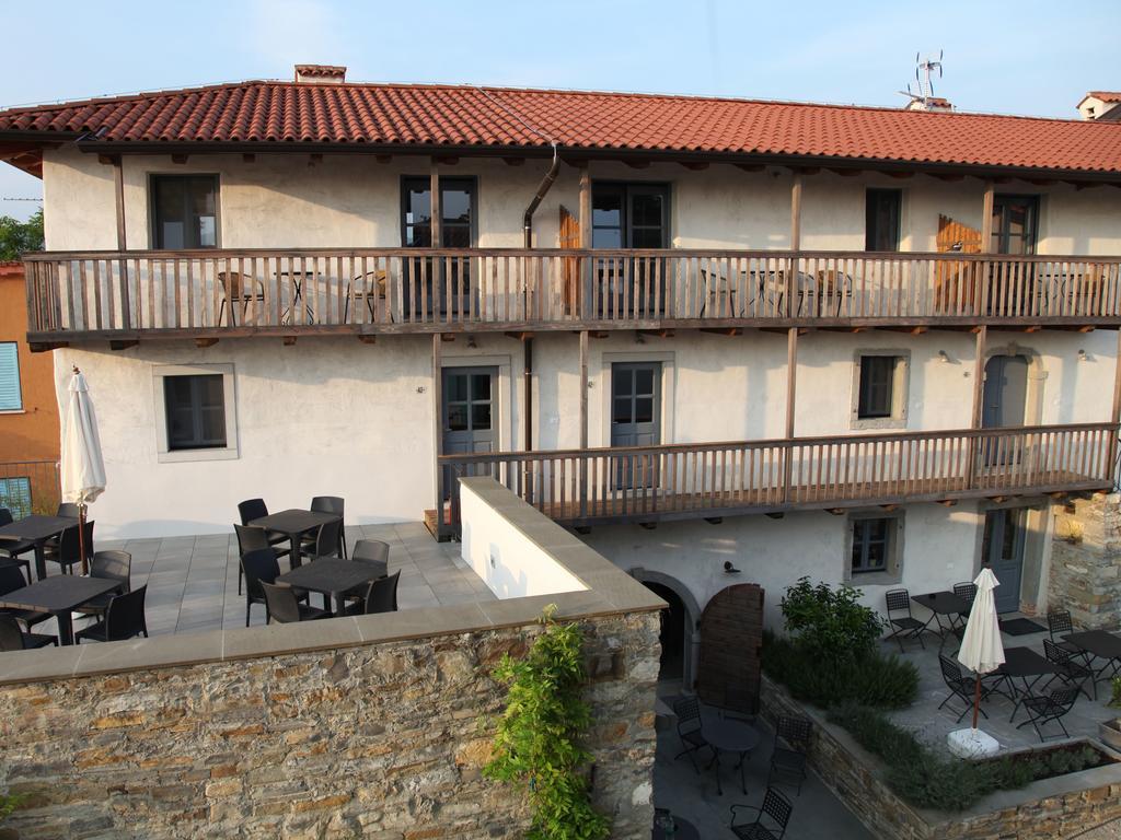 Boutique Hotel Dvor Dobrovo Esterno foto