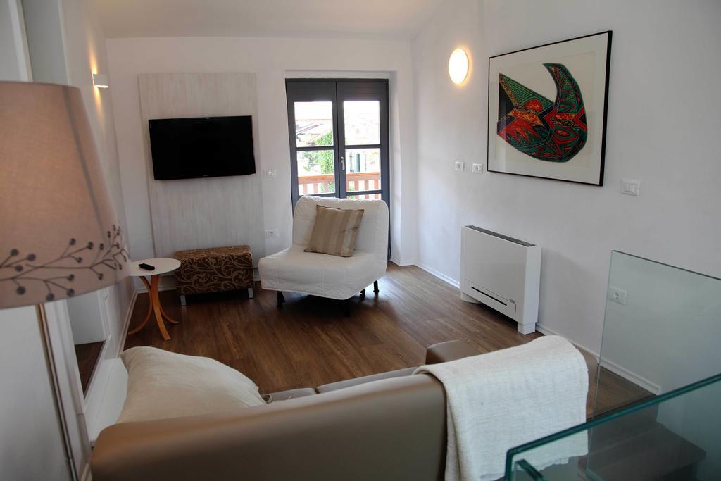 Boutique Hotel Dvor Dobrovo Camera foto
