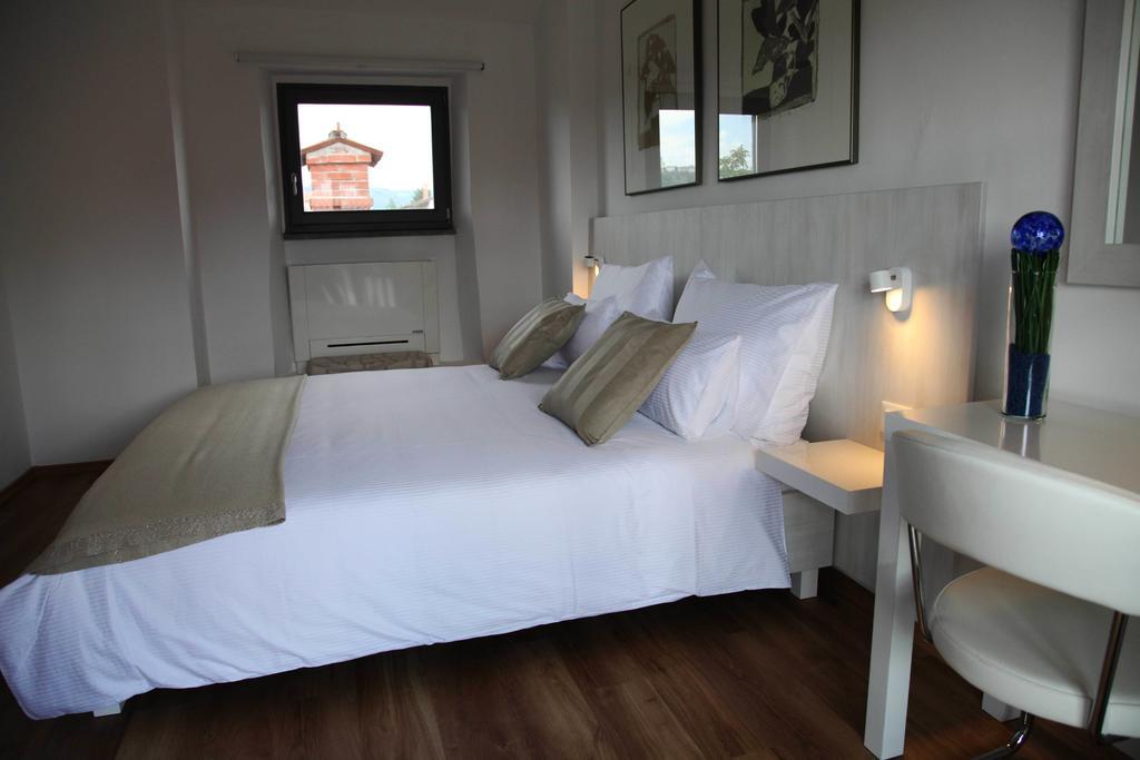 Boutique Hotel Dvor Dobrovo Camera foto