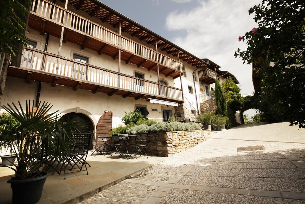 Boutique Hotel Dvor Dobrovo Esterno foto