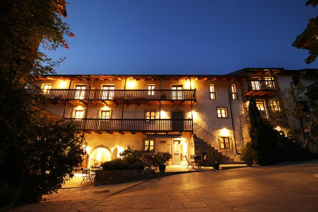 Boutique Hotel Dvor Dobrovo Esterno foto