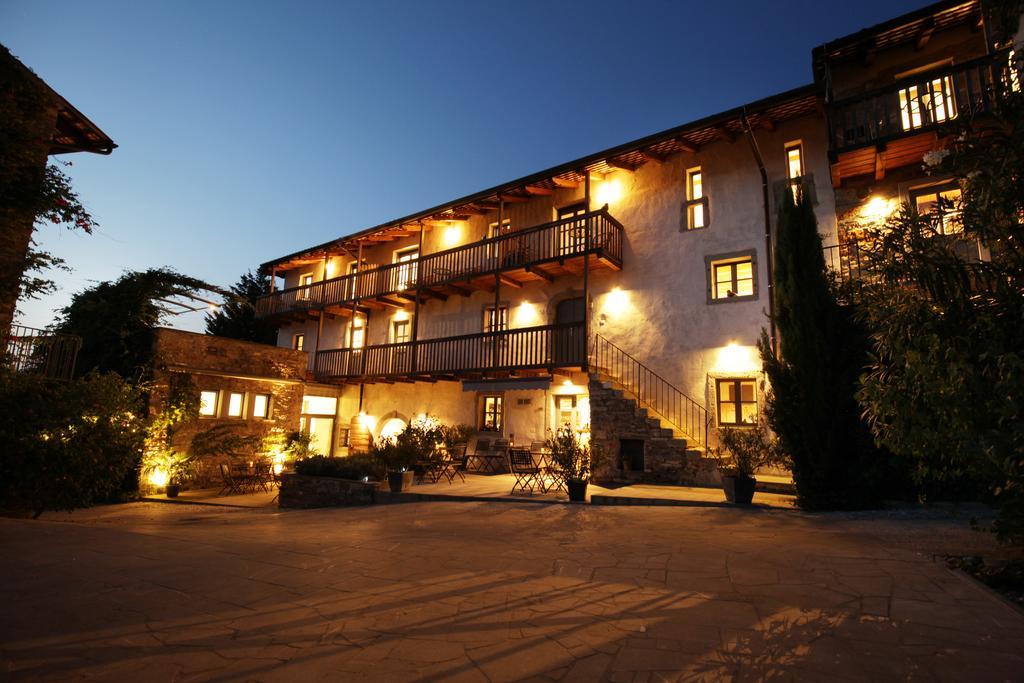 Boutique Hotel Dvor Dobrovo Esterno foto