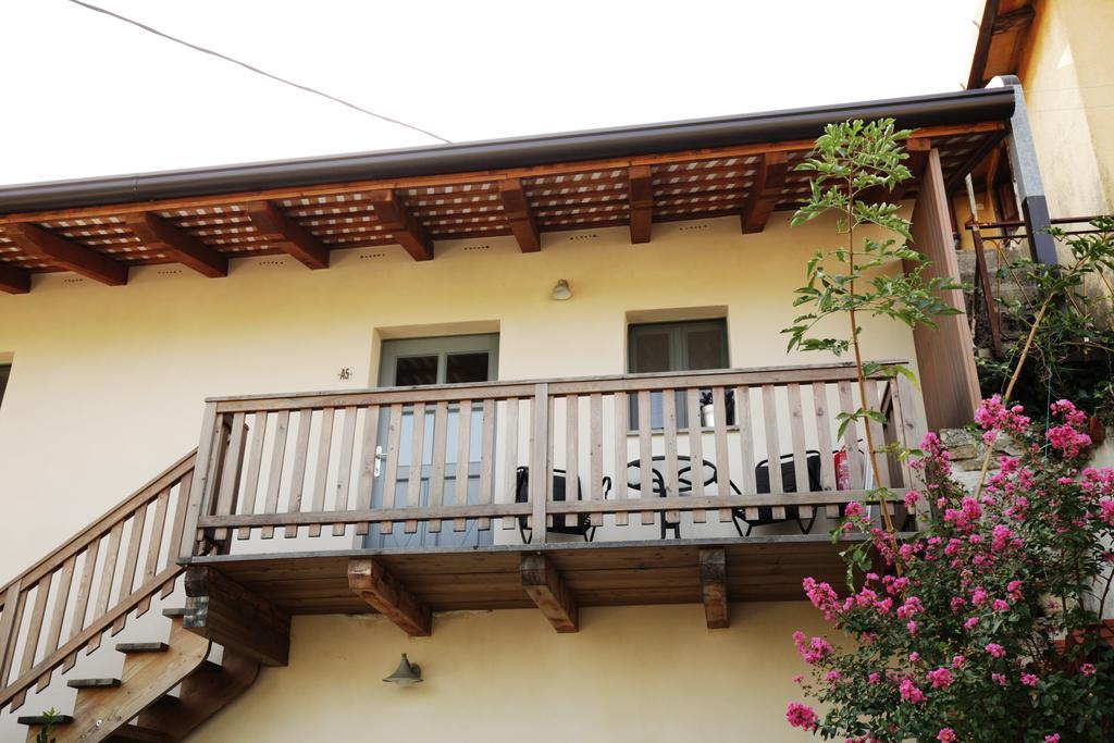 Boutique Hotel Dvor Dobrovo Esterno foto
