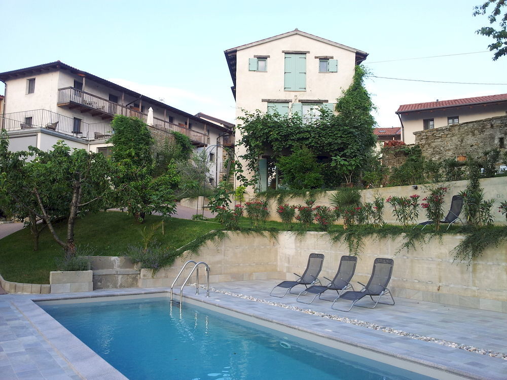 Boutique Hotel Dvor Dobrovo Esterno foto